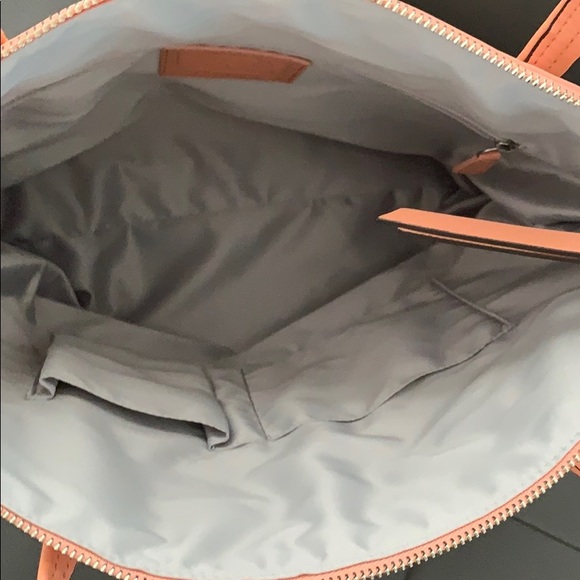 Handbag - Picture 3 of 6